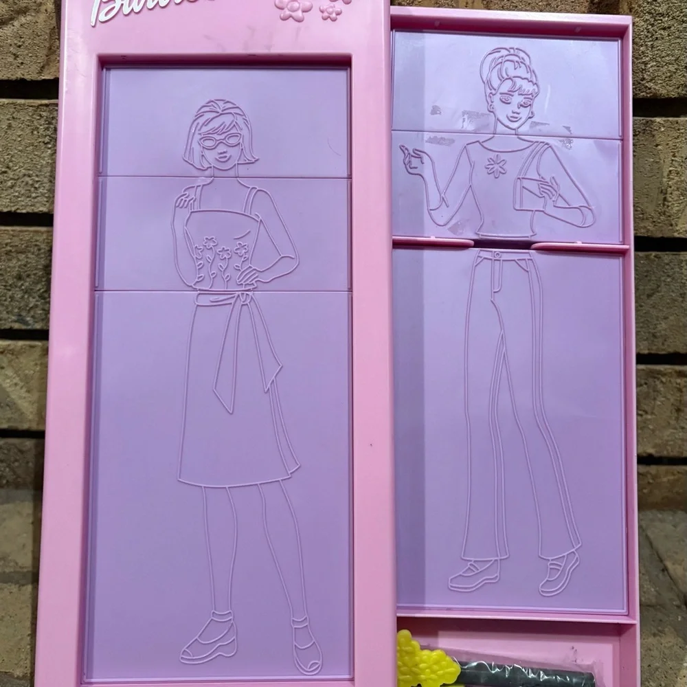 Barbie Fashion Design Set with Pink and Purple Plates 2001 Vintage (Pair). - Picture 3 of 5